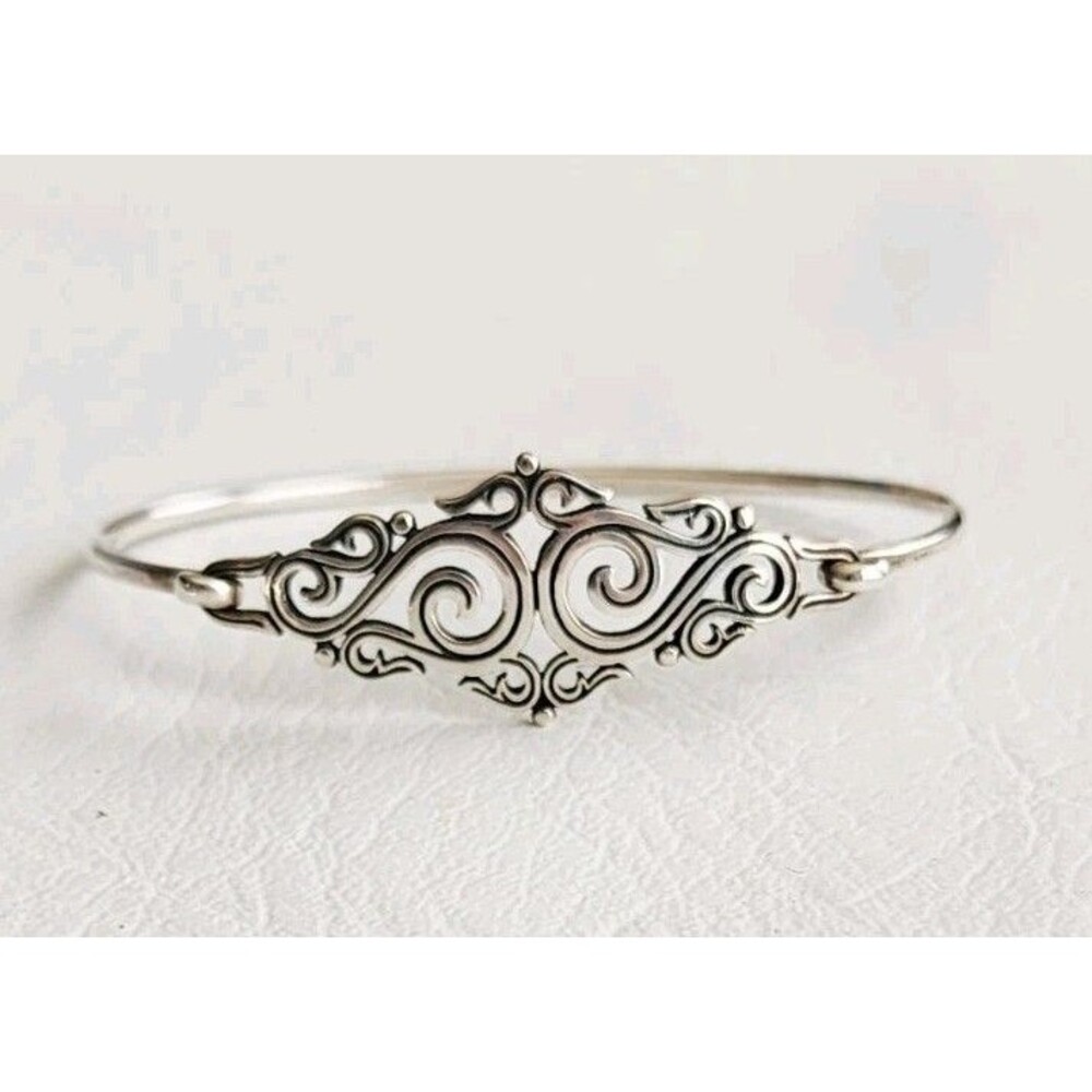 James Avery Retired Sterling Silver  Sorrento Hook Bangle Bracelet 6.5”